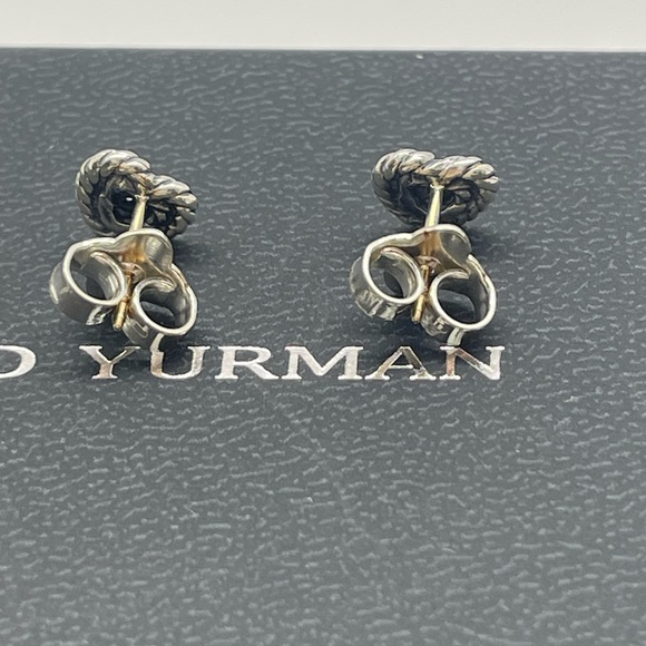 David Yurman Petite Pave Heart Earrings with Diamonds - Picture 11 of 12